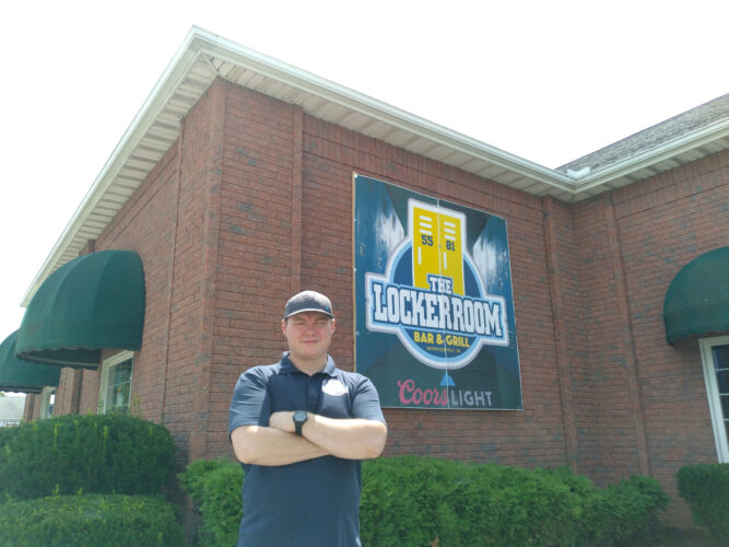 A new sports bar opens in Montoursville